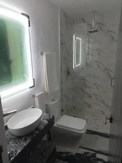 펜션 Residencia Quintas 과달라하라